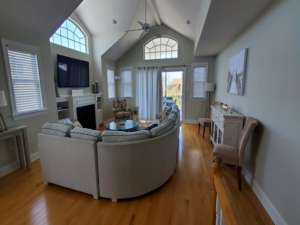 128 47th St - Picture 