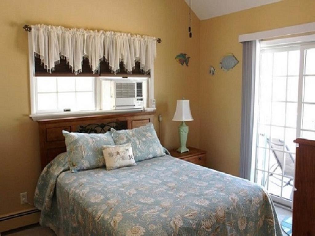 203 W 12th Street, Ship Bottom (Bay Side)