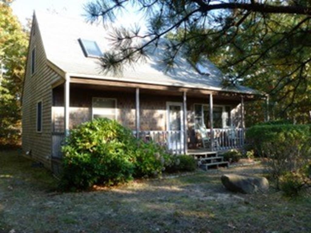 18 Deer Run Road, Oak Bluffs, MA 02557, Residential