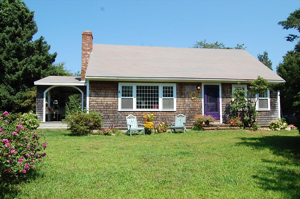 31 Gull Landing, Oak Bluffs, MA 02557, Residential