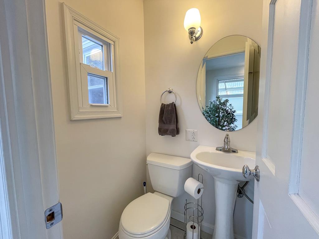 Pias Point - 802 Cape Avenue | Photo 15