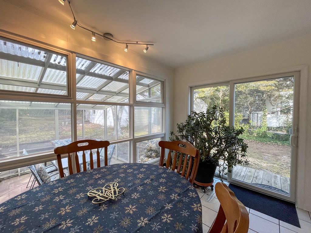 Pias Point - 802 Cape Avenue | Photo 16