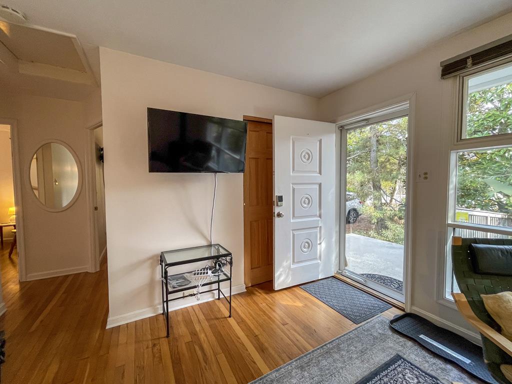 Pias Point - 802 Cape Avenue | Photo 18