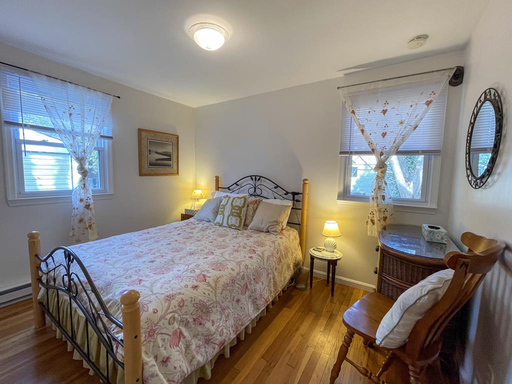 Pias Point - 802 Cape Avenue | Photo 25