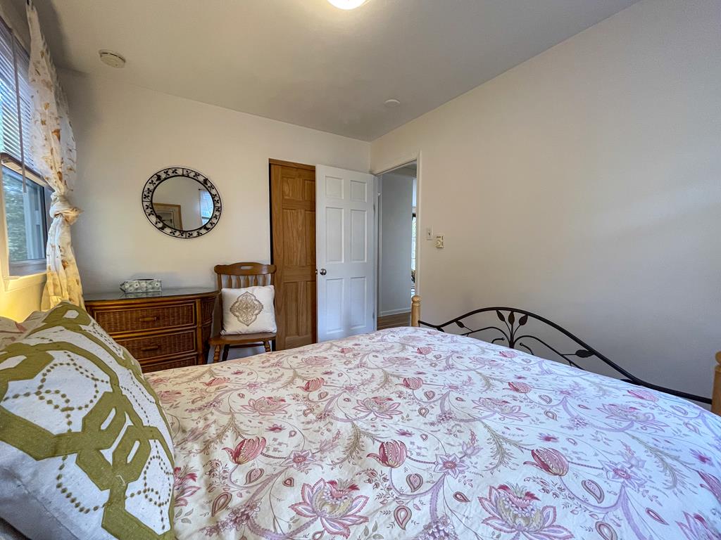 Pias Point - 802 Cape Avenue | Photo 27