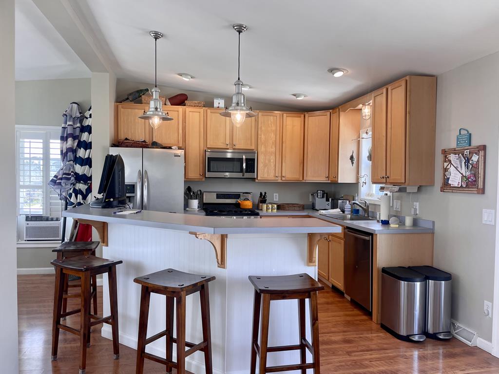 112 S. Commonwealth Avenue, Strathmere (Bayside)