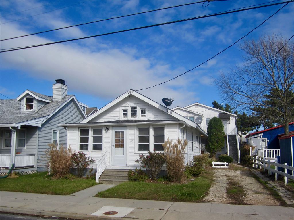 17 ster Avenue Cottage, Strathmere Vacation Rental Riordan Real