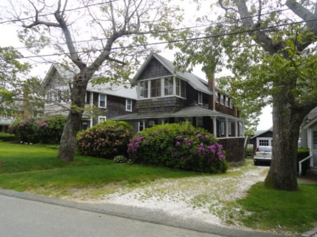 18 Plymouth Avenue Oak Bluffs Ma 02557 Residential Island