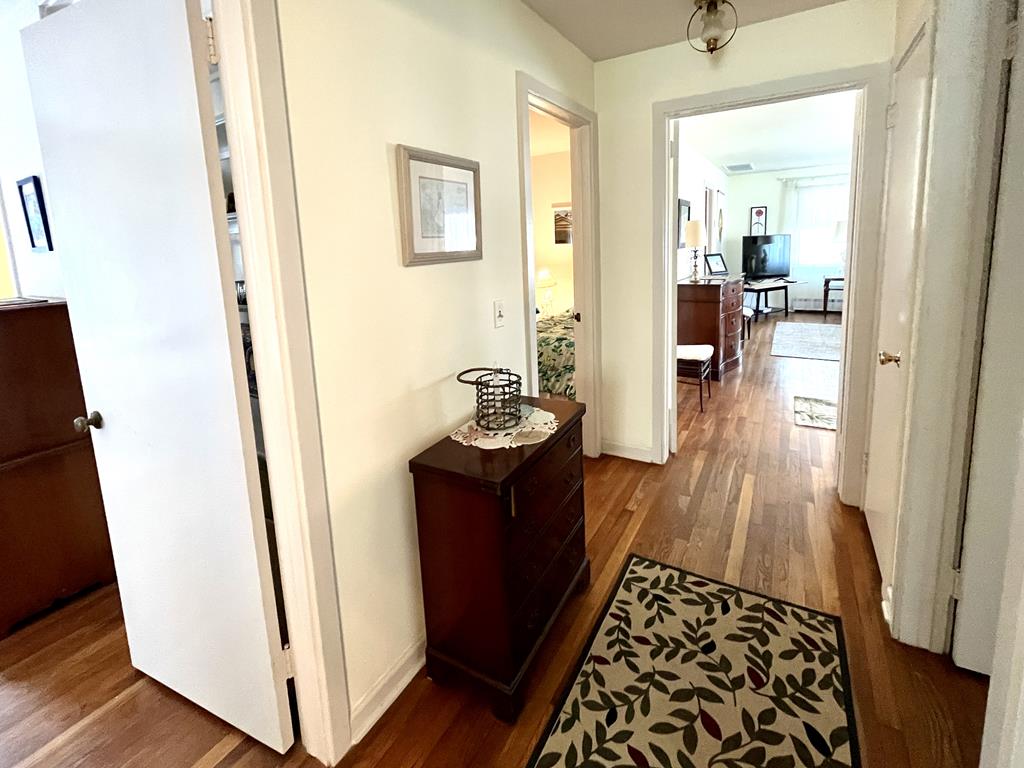 1022 Maryland Avenue | Photo 12