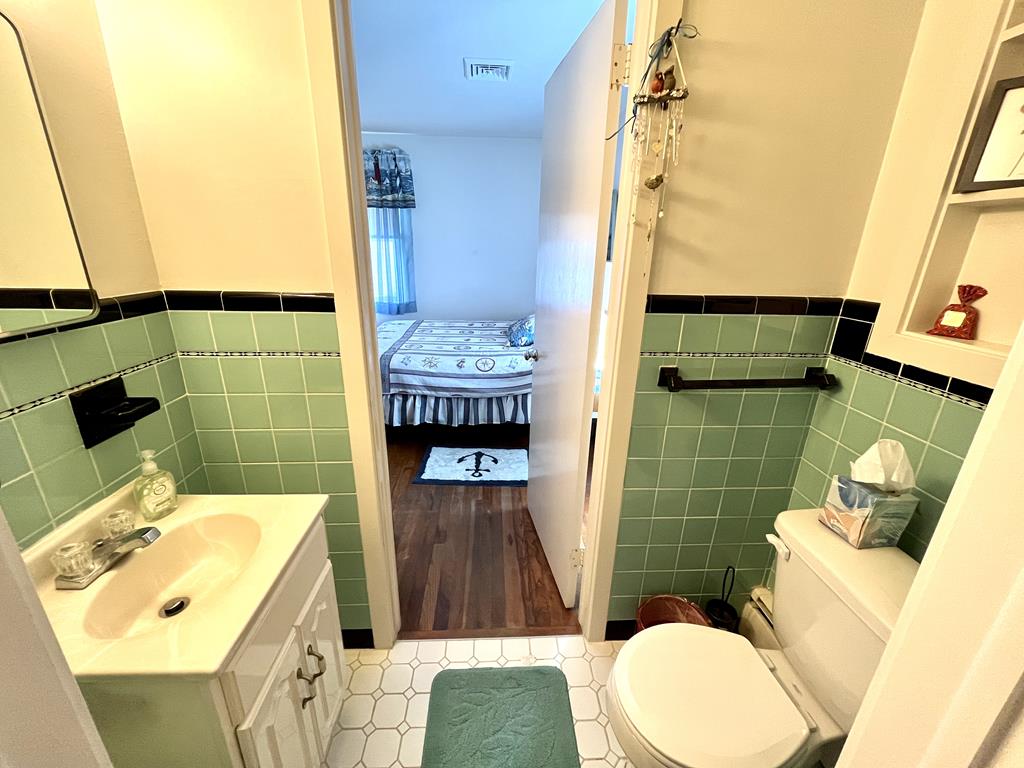 1022 Maryland Avenue | Photo 15