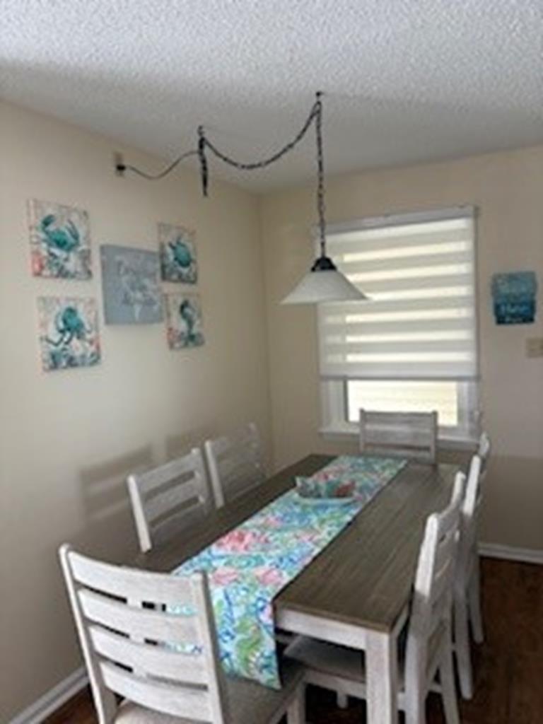 4400 Pleasure Avenue - Picture 