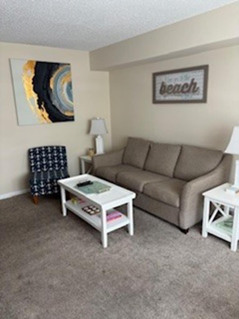 4400 Pleasure Avenue - Picture 