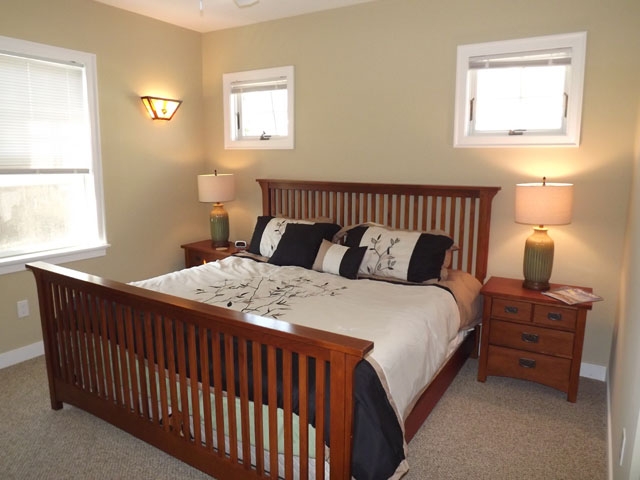 1st Floor Bedroom KING