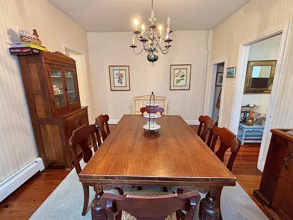 CLOSE TO BEACH AND TOWN - Windsor Ave | Photo 15