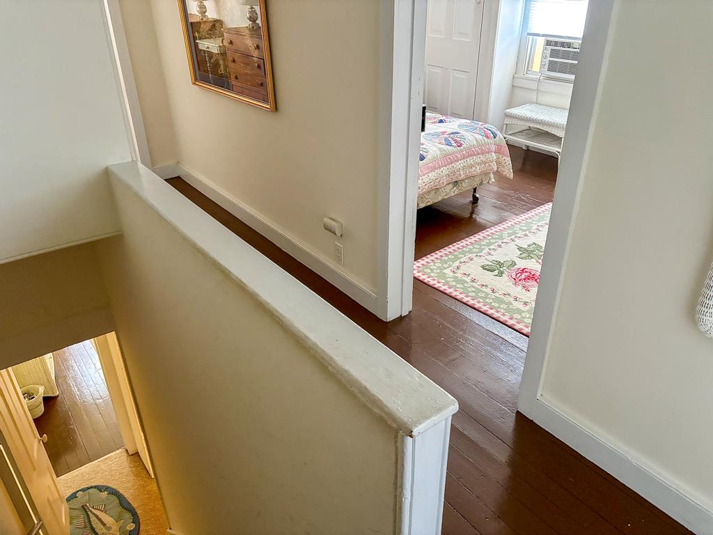 CLOSE TO BEACH AND TOWN - Windsor Ave | Photo 24