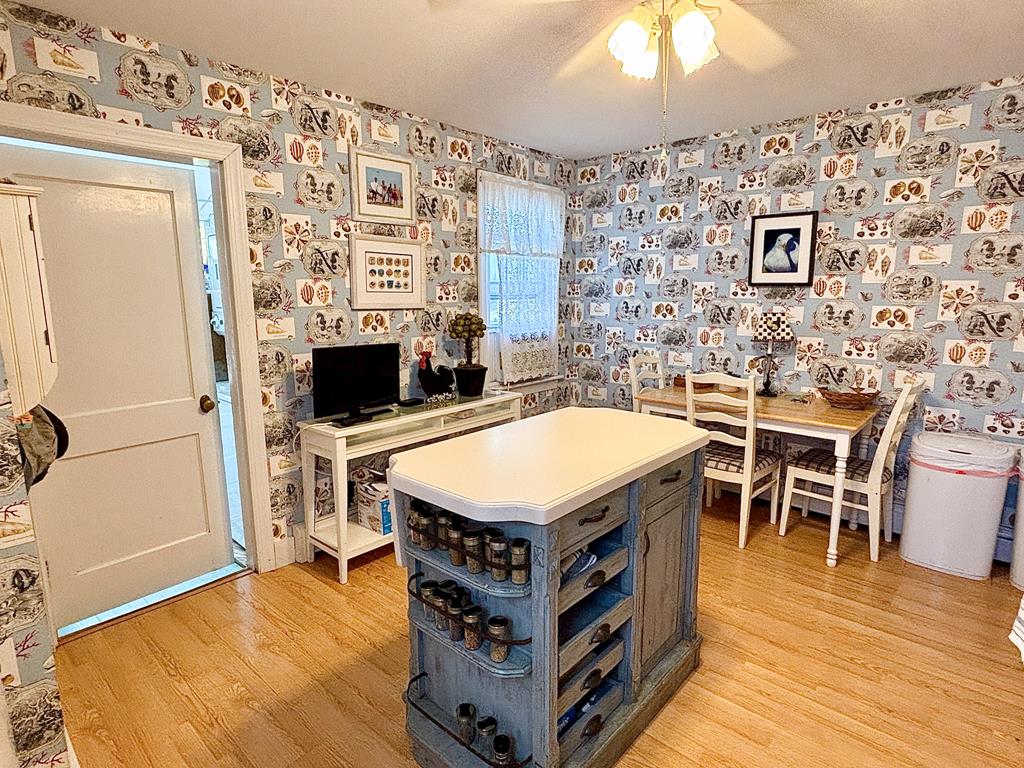 CLOSE TO BEACH AND TOWN - Windsor Ave | Photo 10