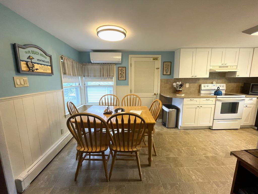 304 S. Broadway | Photo 3