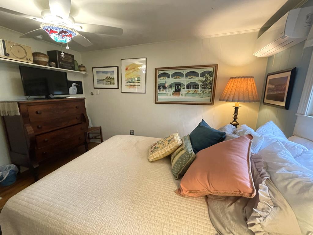 304 S. Broadway | Photo 13