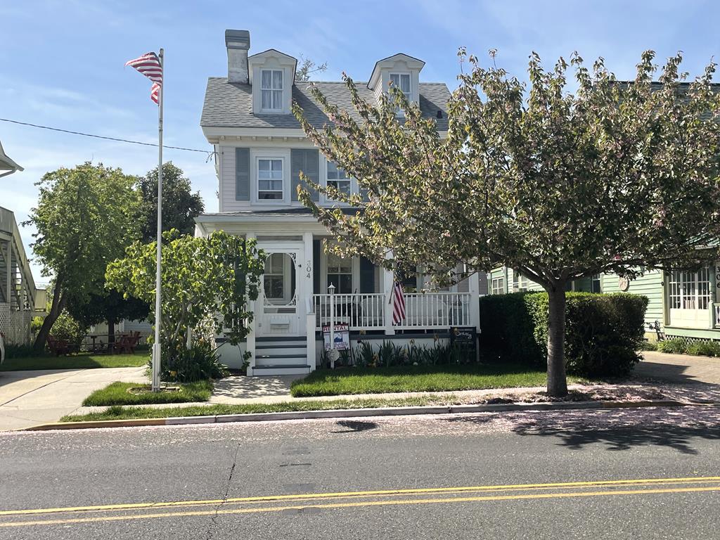 304 S. Broadway | Photo 18