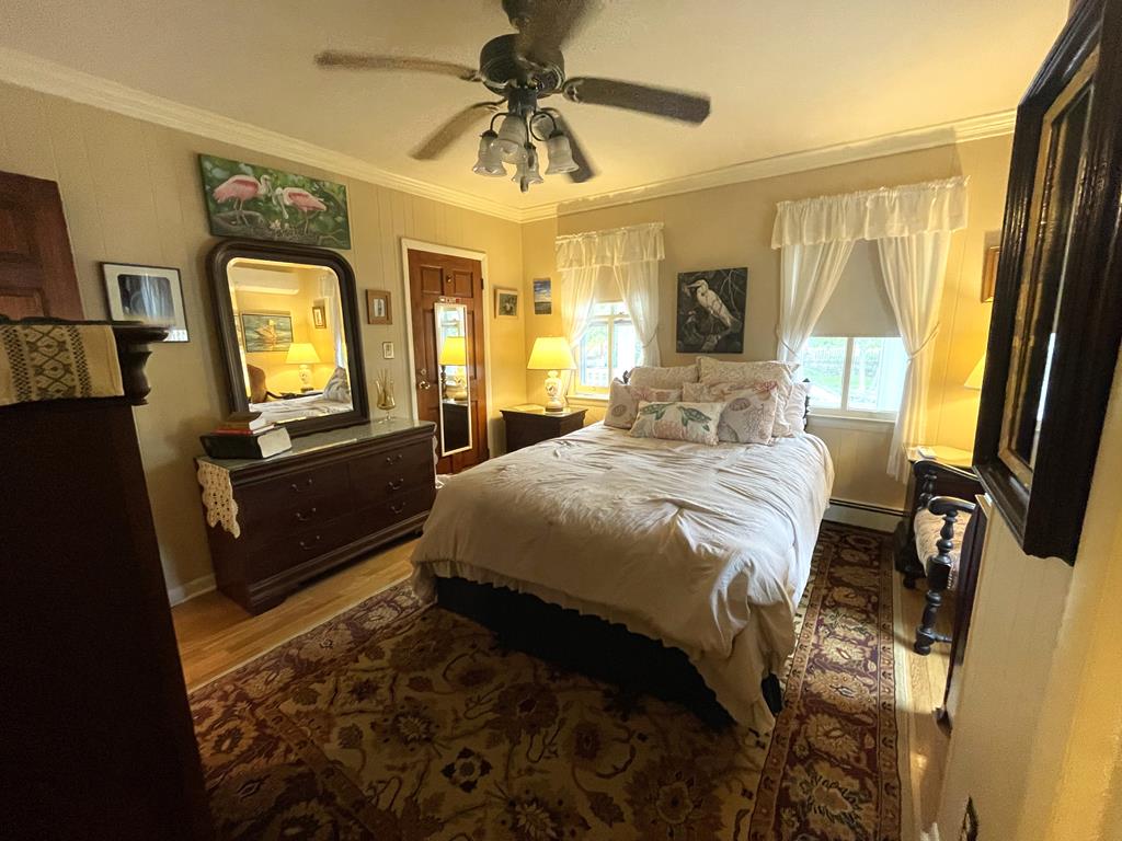 304 S. Broadway | Photo 8