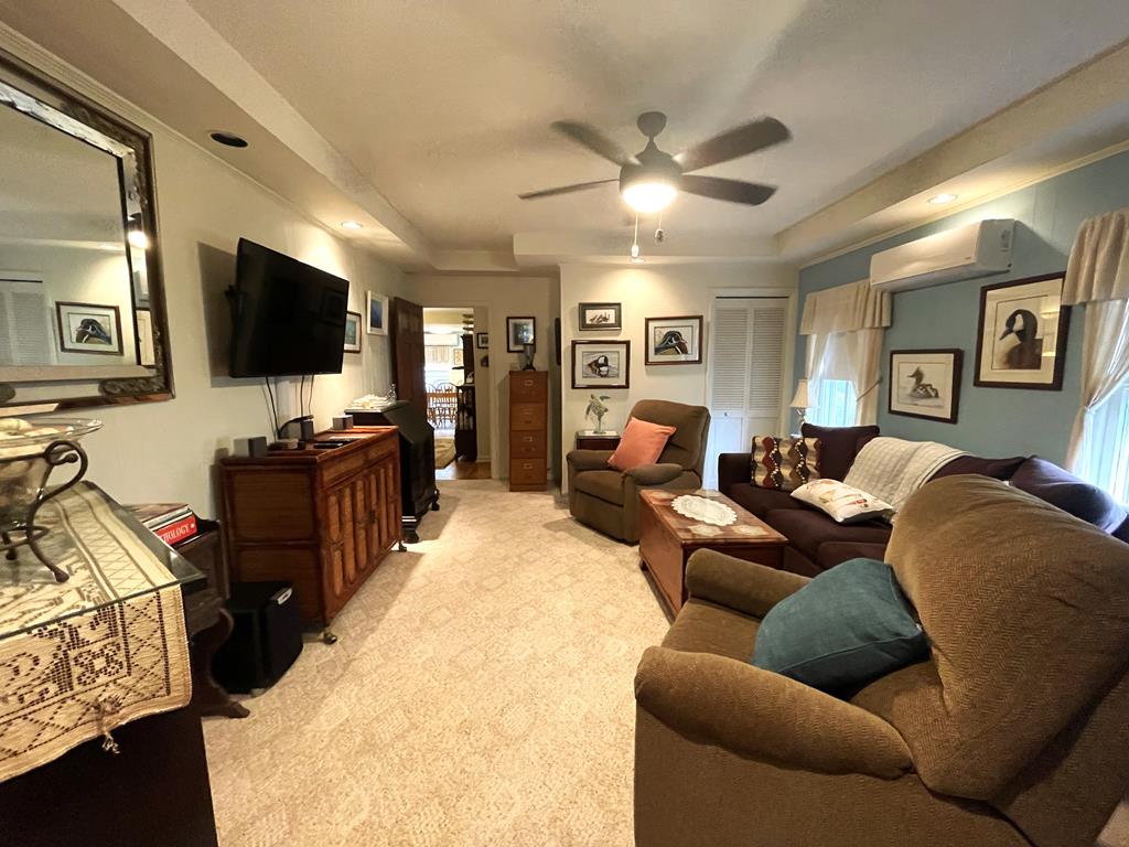 304 S. Broadway | Photo 10