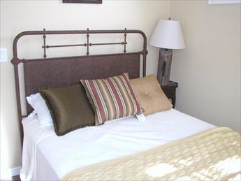 22 E New York Avenue (84th St), Brighton Beach (Ocean Side)