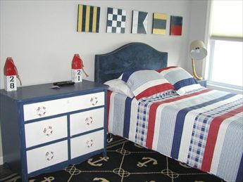 22 E New York Avenue (84th St), Brighton Beach (Ocean Side)