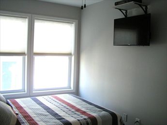 22 E New York Avenue (84th St), Brighton Beach (Ocean Side)