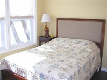 22 E New York Avenue (84th St), Brighton Beach (Ocean Side)