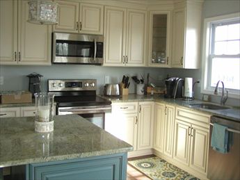 22 E New York Avenue (84th St), Brighton Beach (Ocean Side)