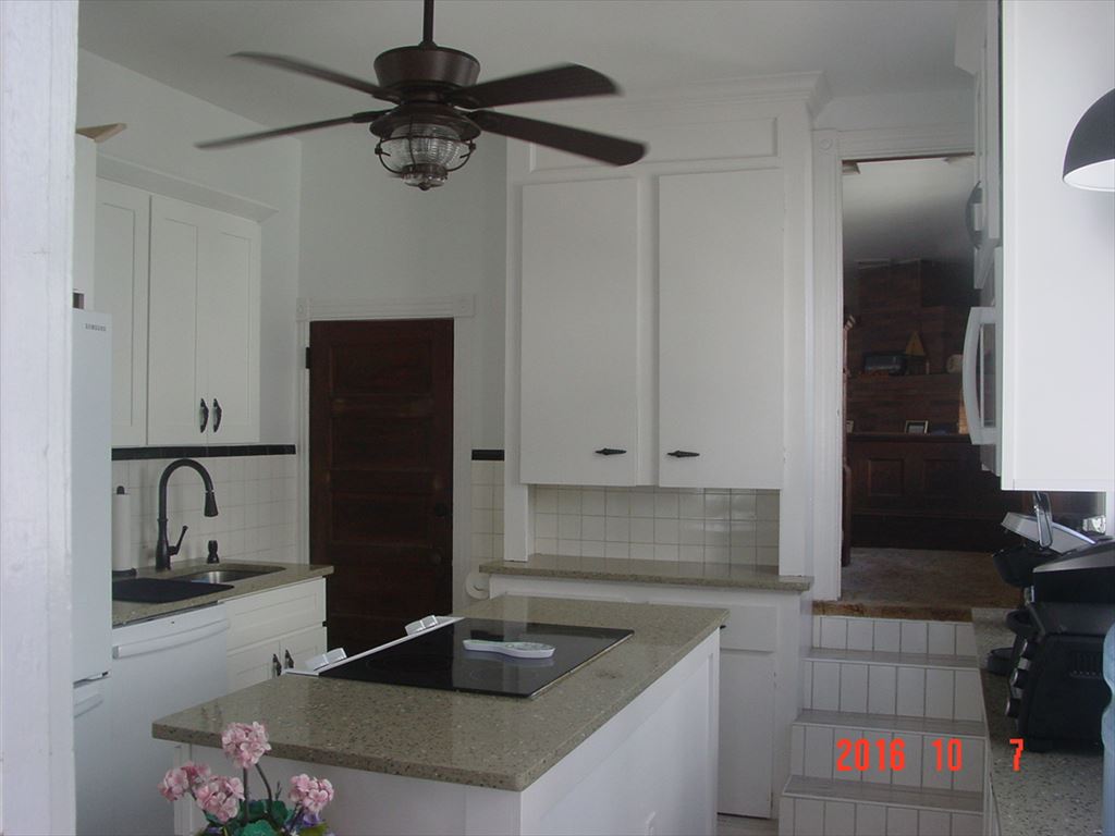 5717 Landis Avenue - 2nd & 3rd floors, Sea Isle City (Center)