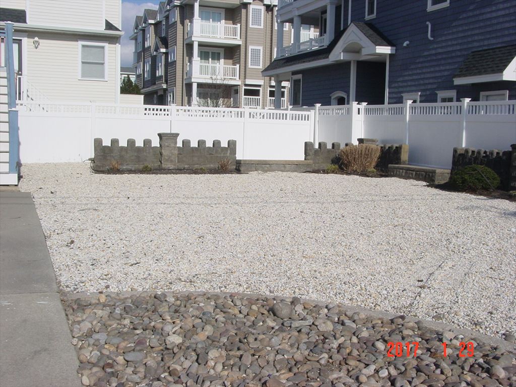5717 Landis Avenue - 2nd & 3rd floors, Sea Isle City (Center)