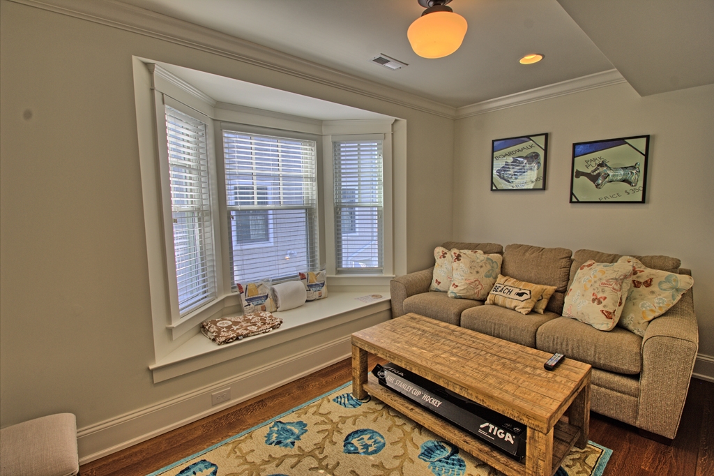 16 East 9th Street - Picture 13