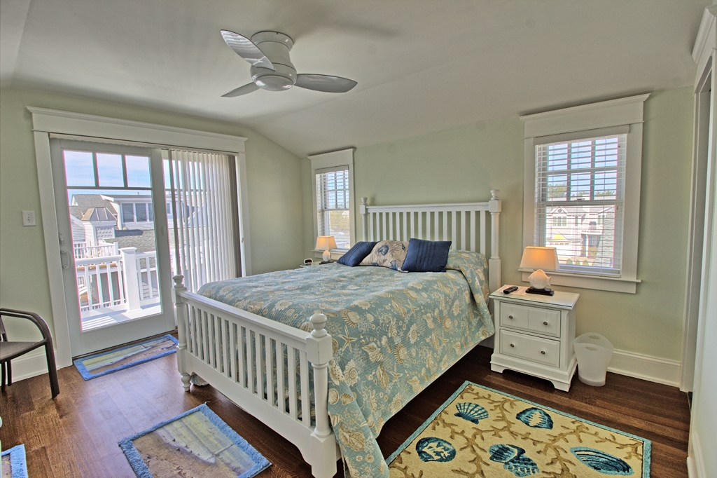 16 East 9th Street - Picture 18