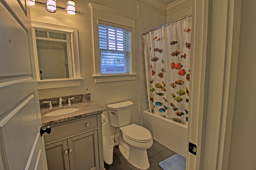 16 East 9th Street - Picture 5