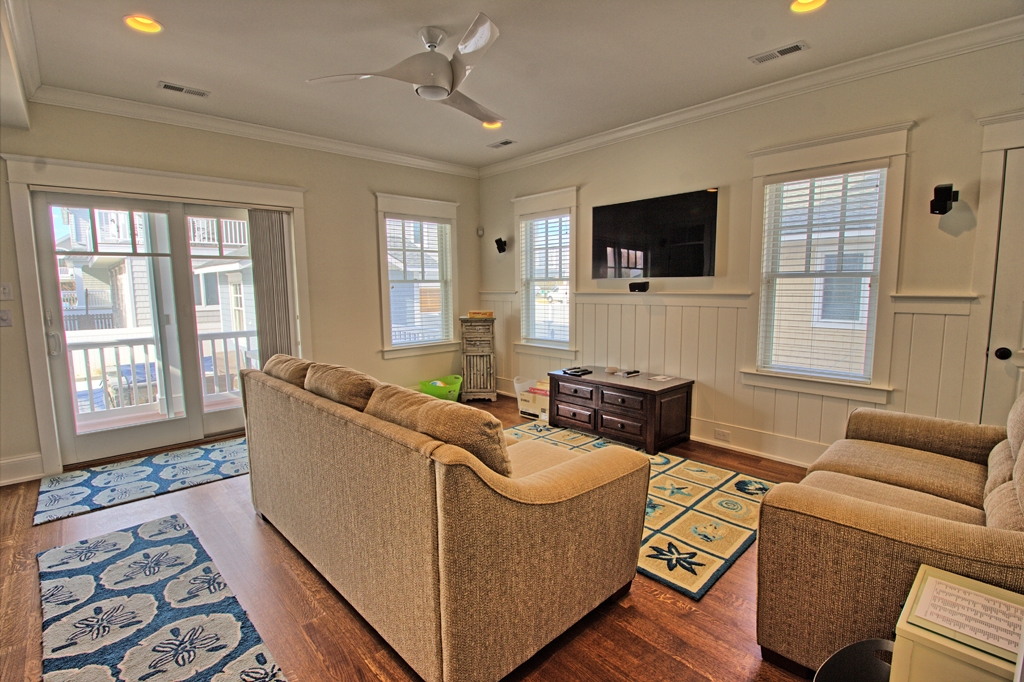 16 East 9th Street - Picture 6