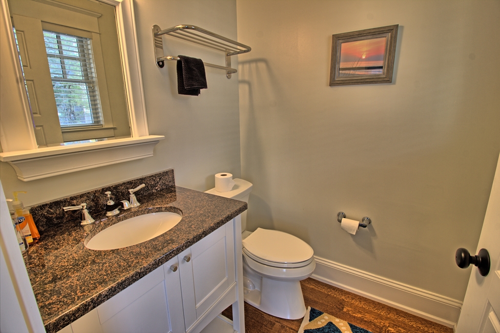 16 East 9th Street - Picture 7