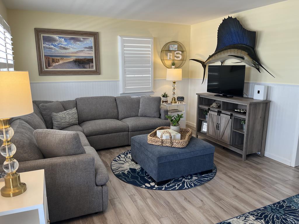 808 Beach Avenue, Beach Haven (Ocean Side)