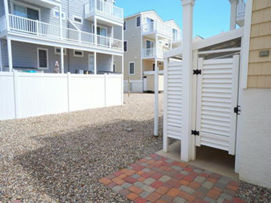 29 33rd Street, Sea Isle City (Beach Block)