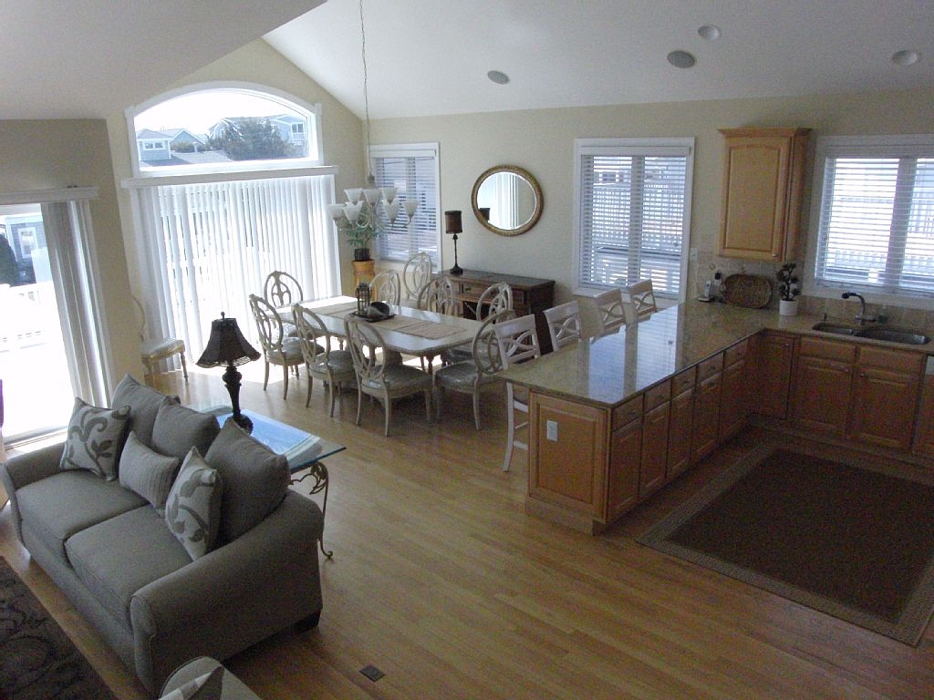 25 West 11th Street, Avalon (Center)