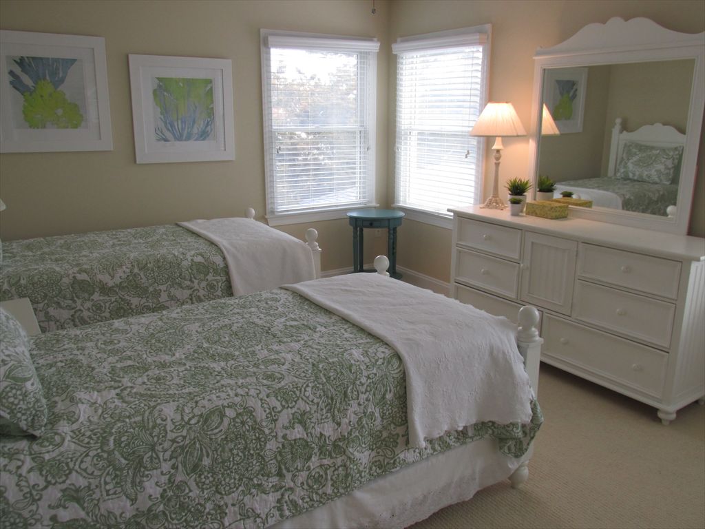 25 West 11th Street, Avalon (Center)