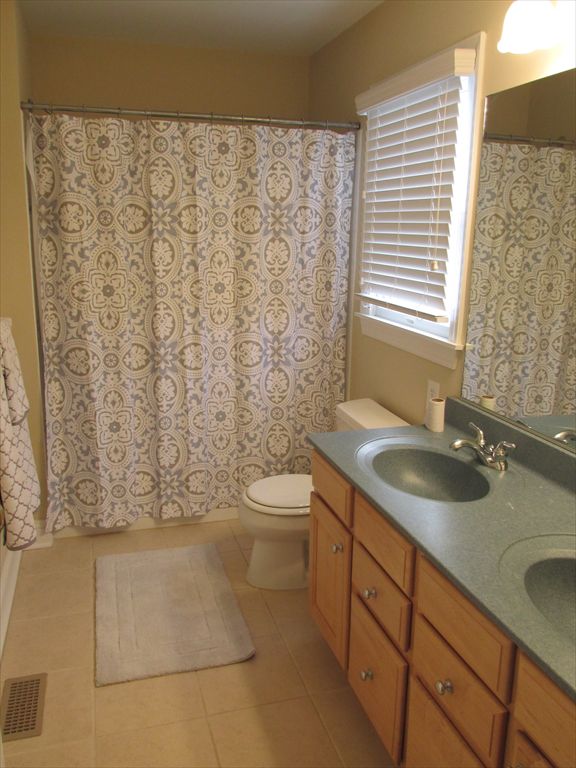 25 West 11th Street, Avalon (Center)