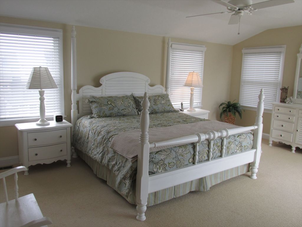 25 West 11th Street, Avalon (Center)