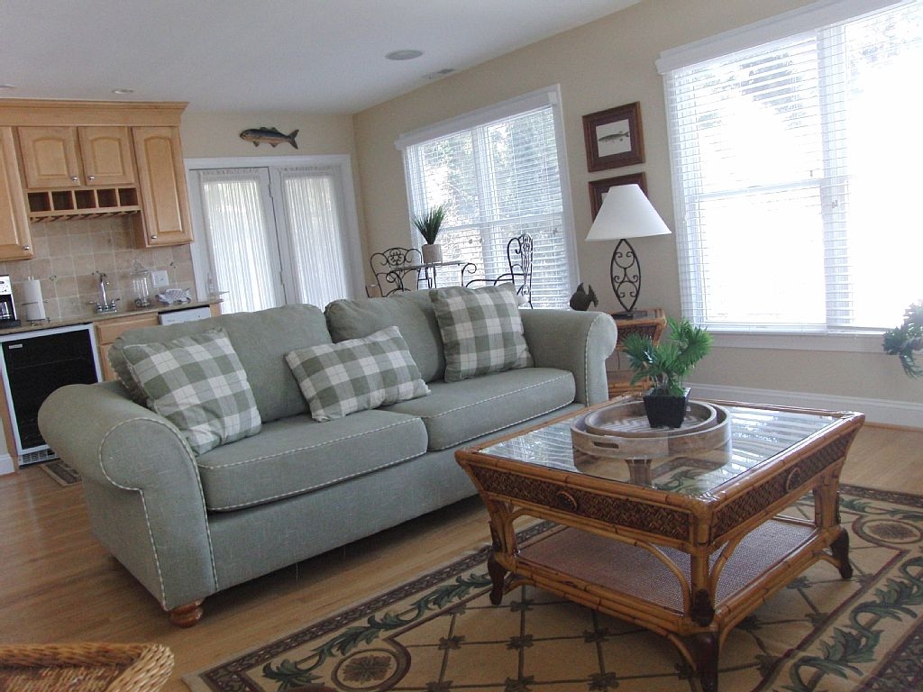 25 West 11th Street, Avalon (Center)