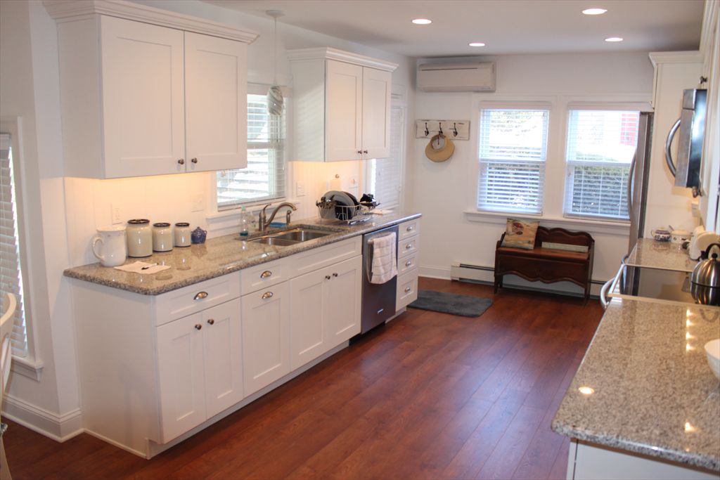 221 Stratford Avenue, Beach Haven (Ocean Block)