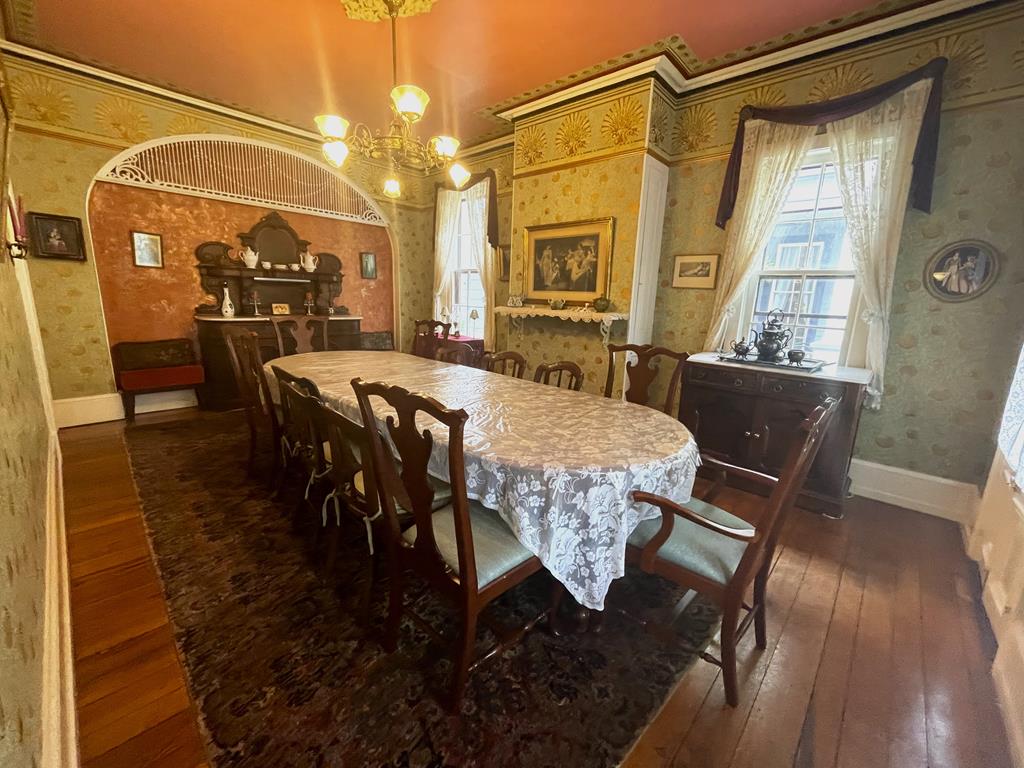 John F. Craig House | Photo 13