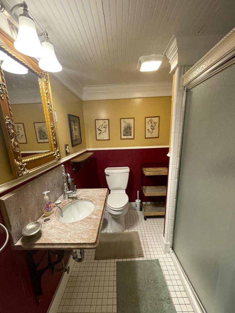 John F. Craig House | Photo 17