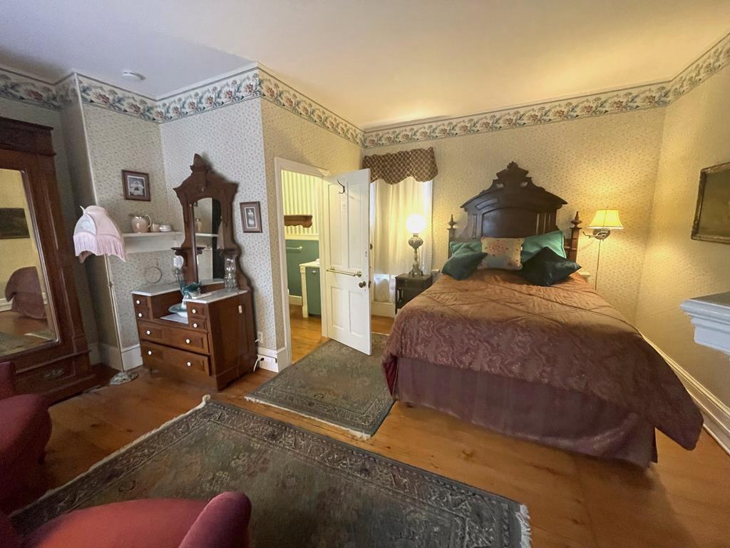 John F. Craig House | Photo 21