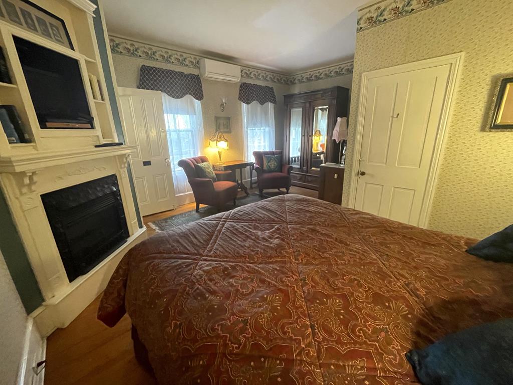 John F. Craig House | Photo 23