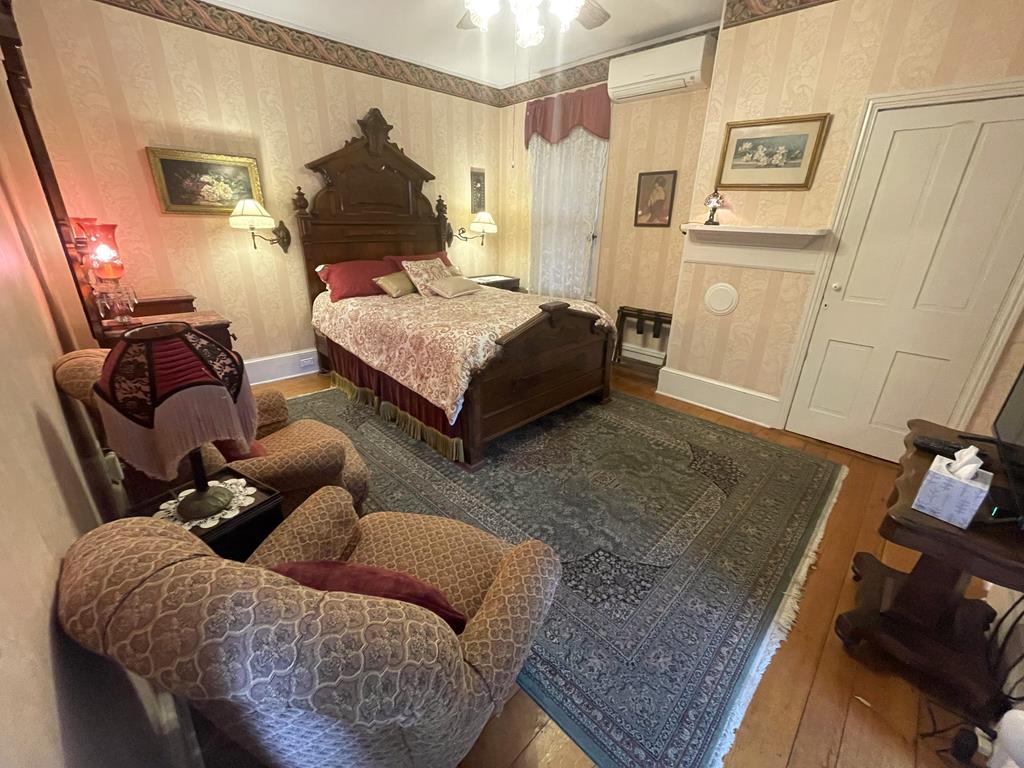 John F. Craig House | Photo 26